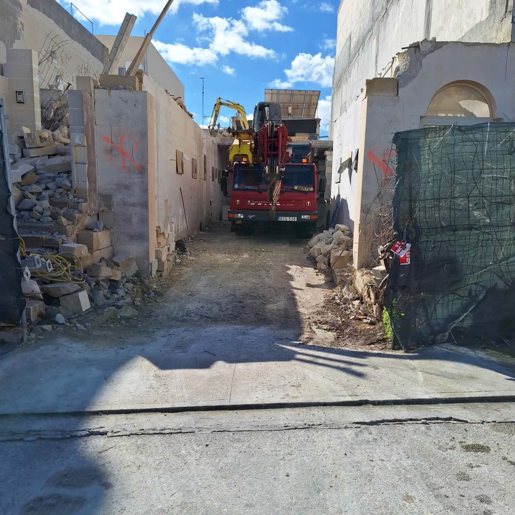 A. Bartolo crane service