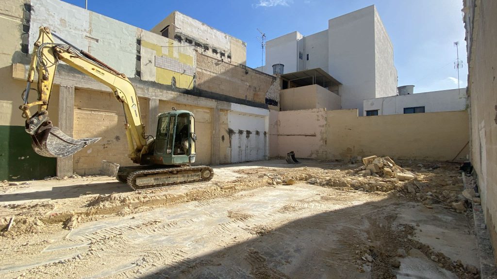 Diamond Holdings Ltd