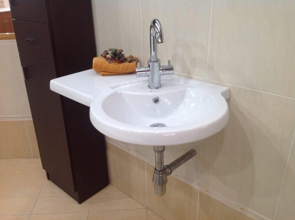 Falzonās_Bathrooms_&_Ceramics