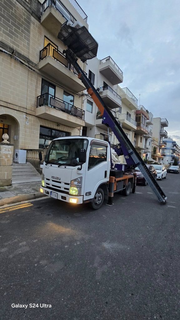 Malcolm_Lifter_Service