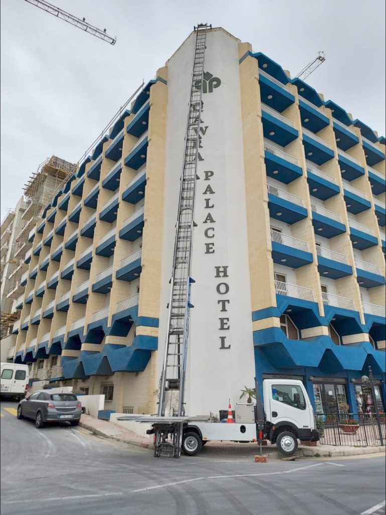 Mario’s_lifting_service