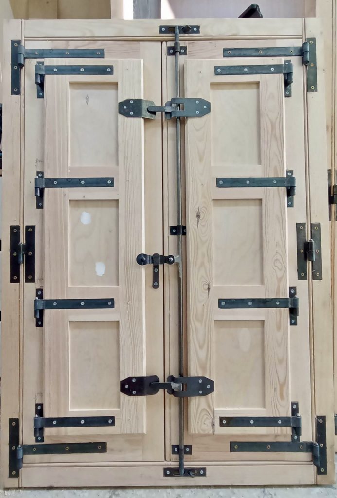 Metal_Hinges_Manufacturing