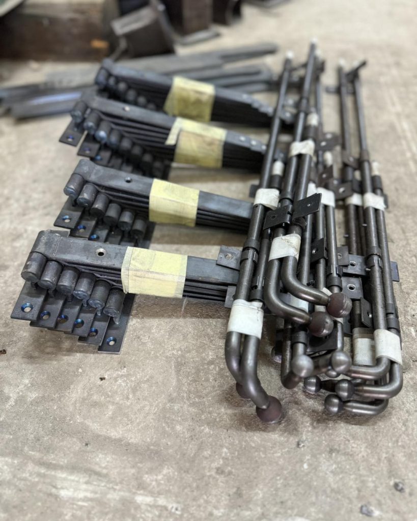 Metal_Hinges_Manufacturing