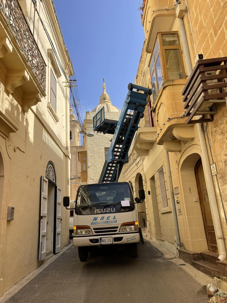 Ramon_Cherry_Picker_Hire