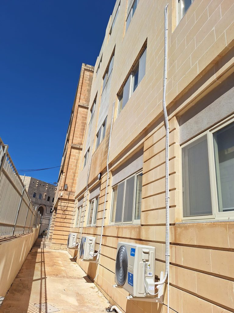 490937569_1233605225433498_2698525812792521659_n