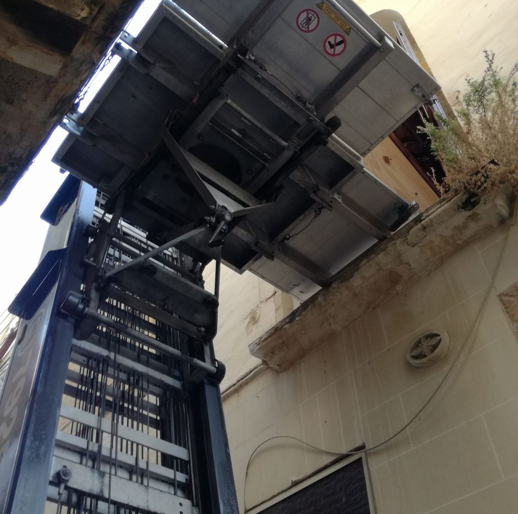 Aaron_Lifting_Services (5)