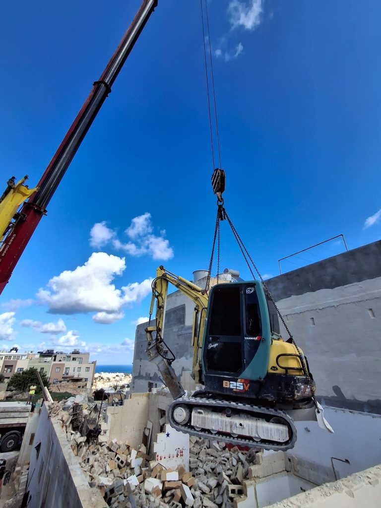 Alberto_Bartolo_Crane_Hire_&_Heavy_Lifting_Services (1)