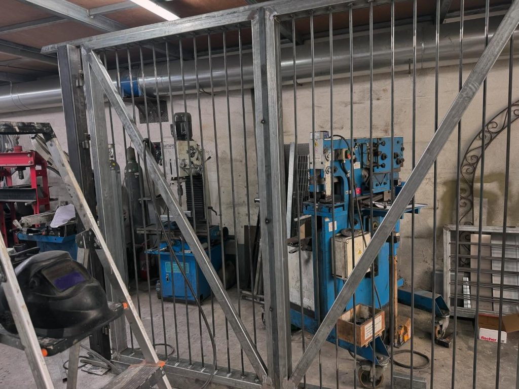 Madru_Aluminium_Steel