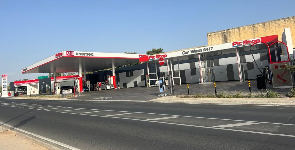 Pit_Stop_Attard